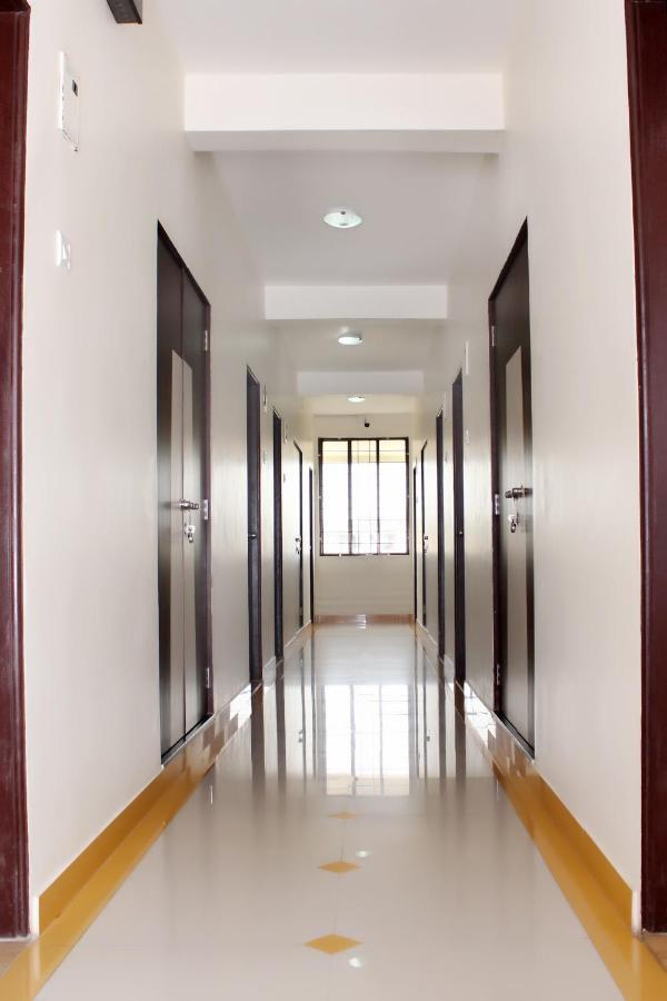 Hotel Manik Moti Лонавала Экстерьер фото