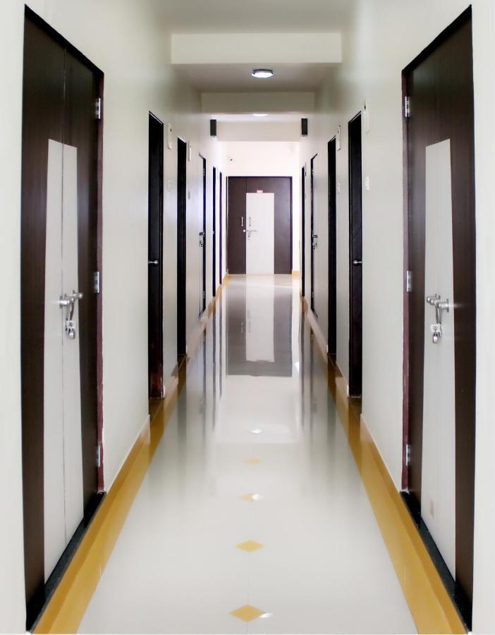 Hotel Manik Moti Лонавала Экстерьер фото