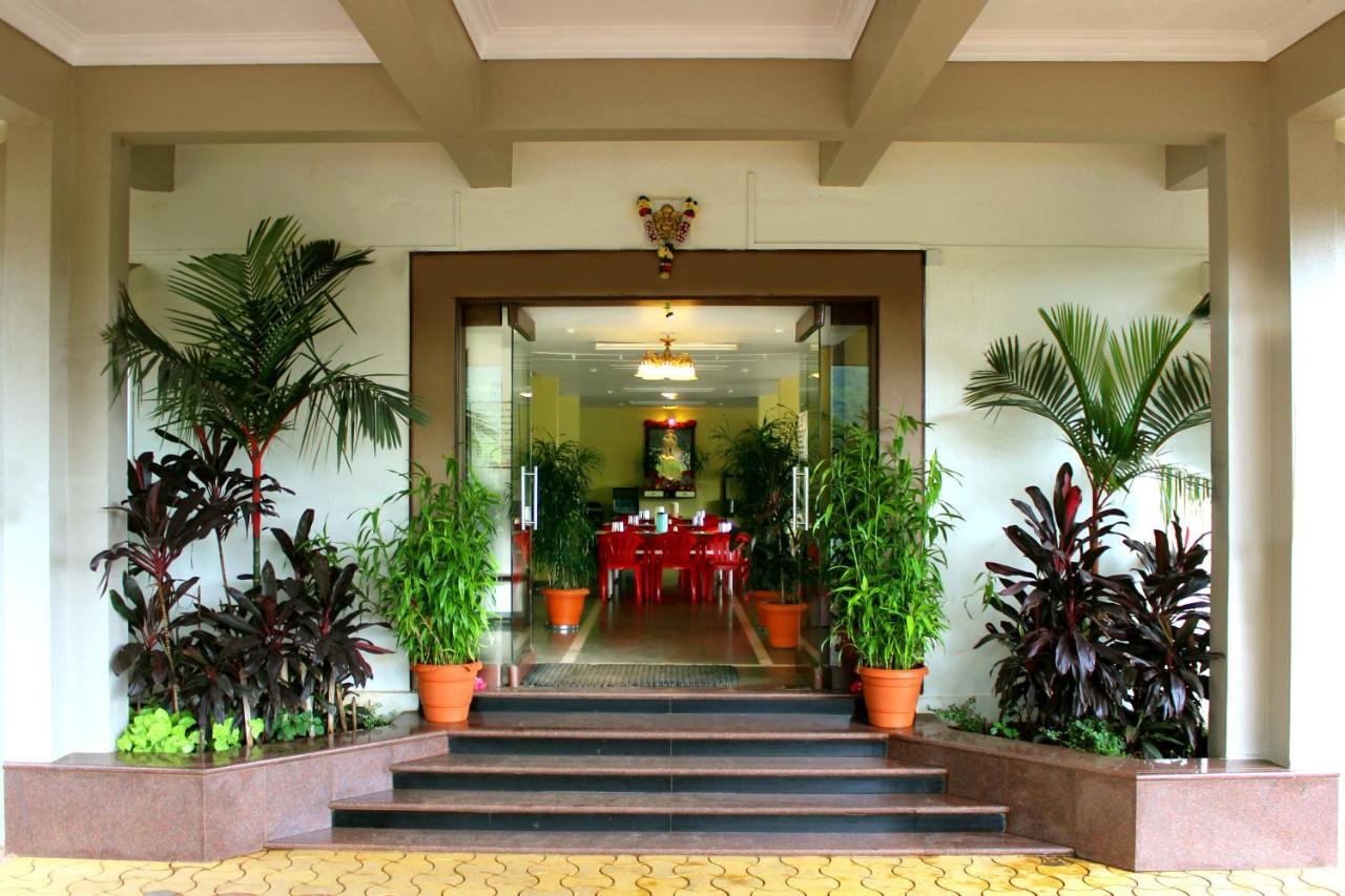 Hotel Manik Moti Лонавала Экстерьер фото